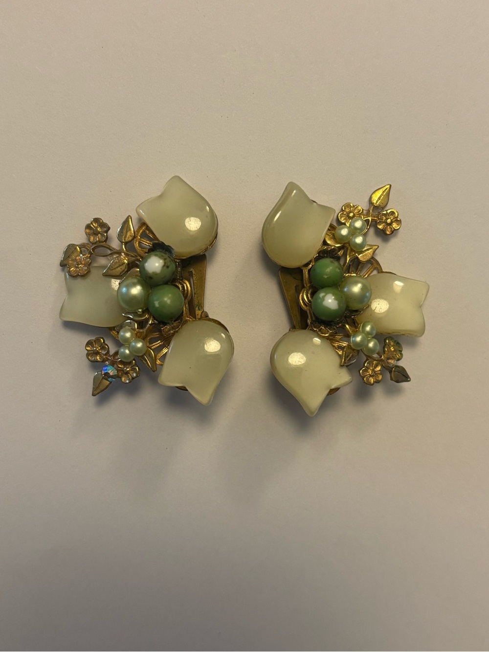 Vintage Floral Cluster Clip-On Earrings - Cream & Green